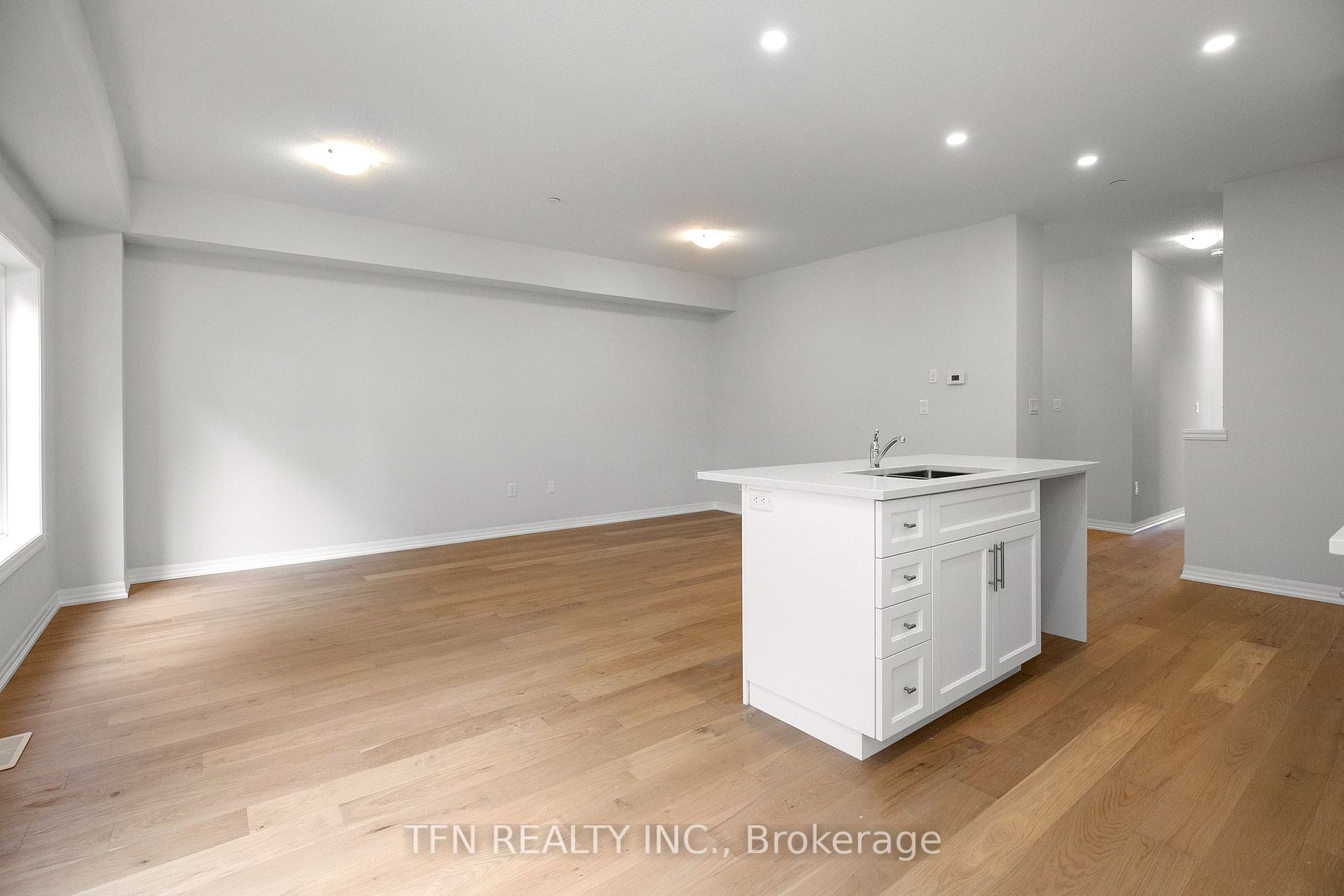 28 Bromley Dr