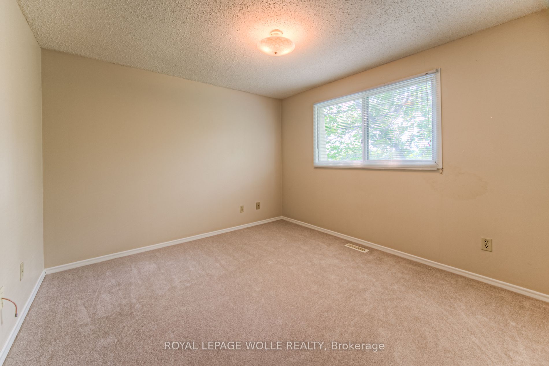 106 Millwood Crescent