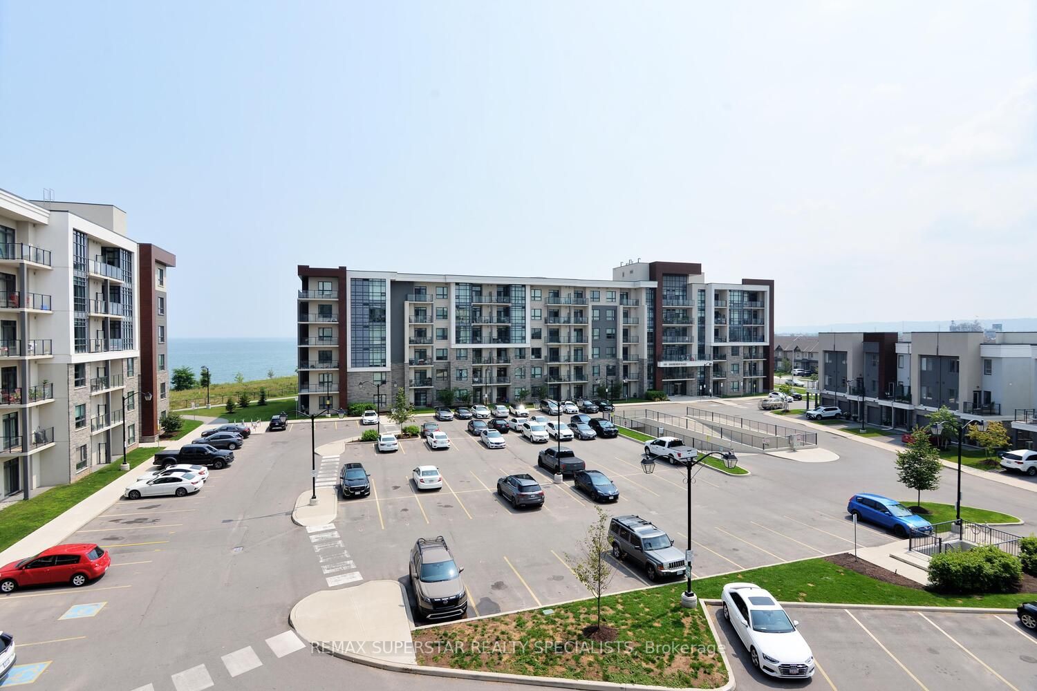 125 Shoreview Pl, #404