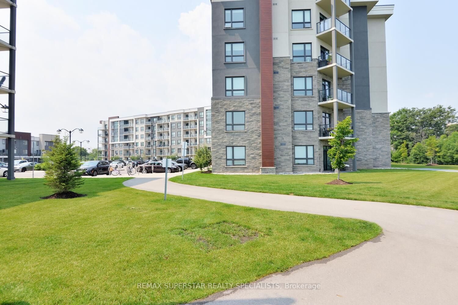 125 Shoreview Pl, #404