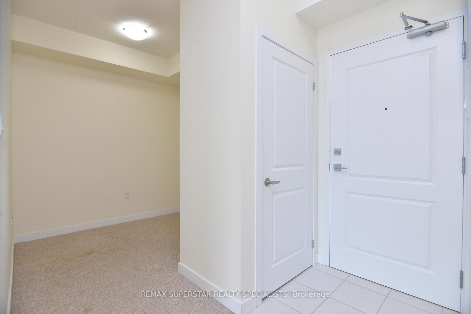 125 Shoreview Pl, #404