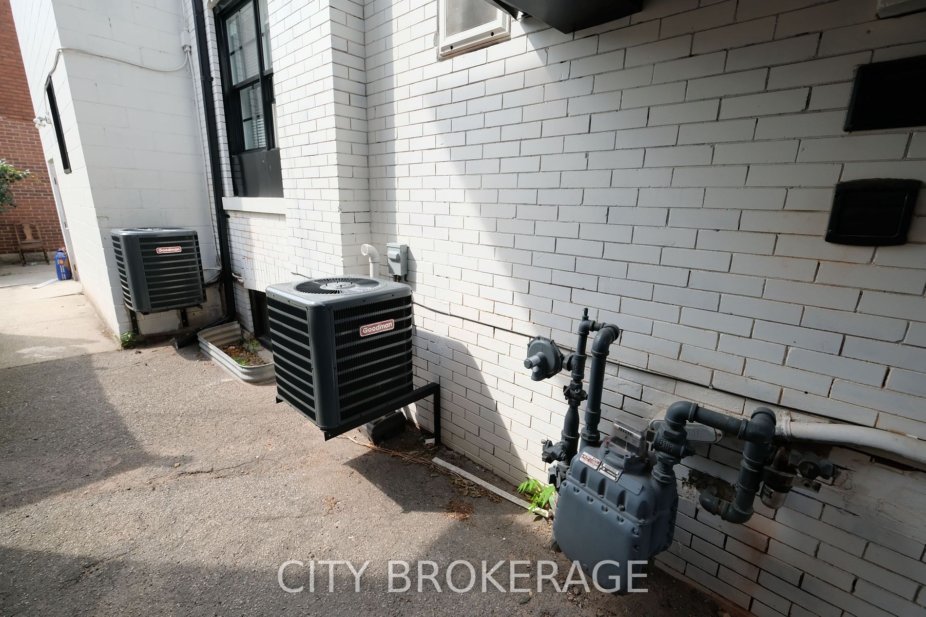 28 Burris Street