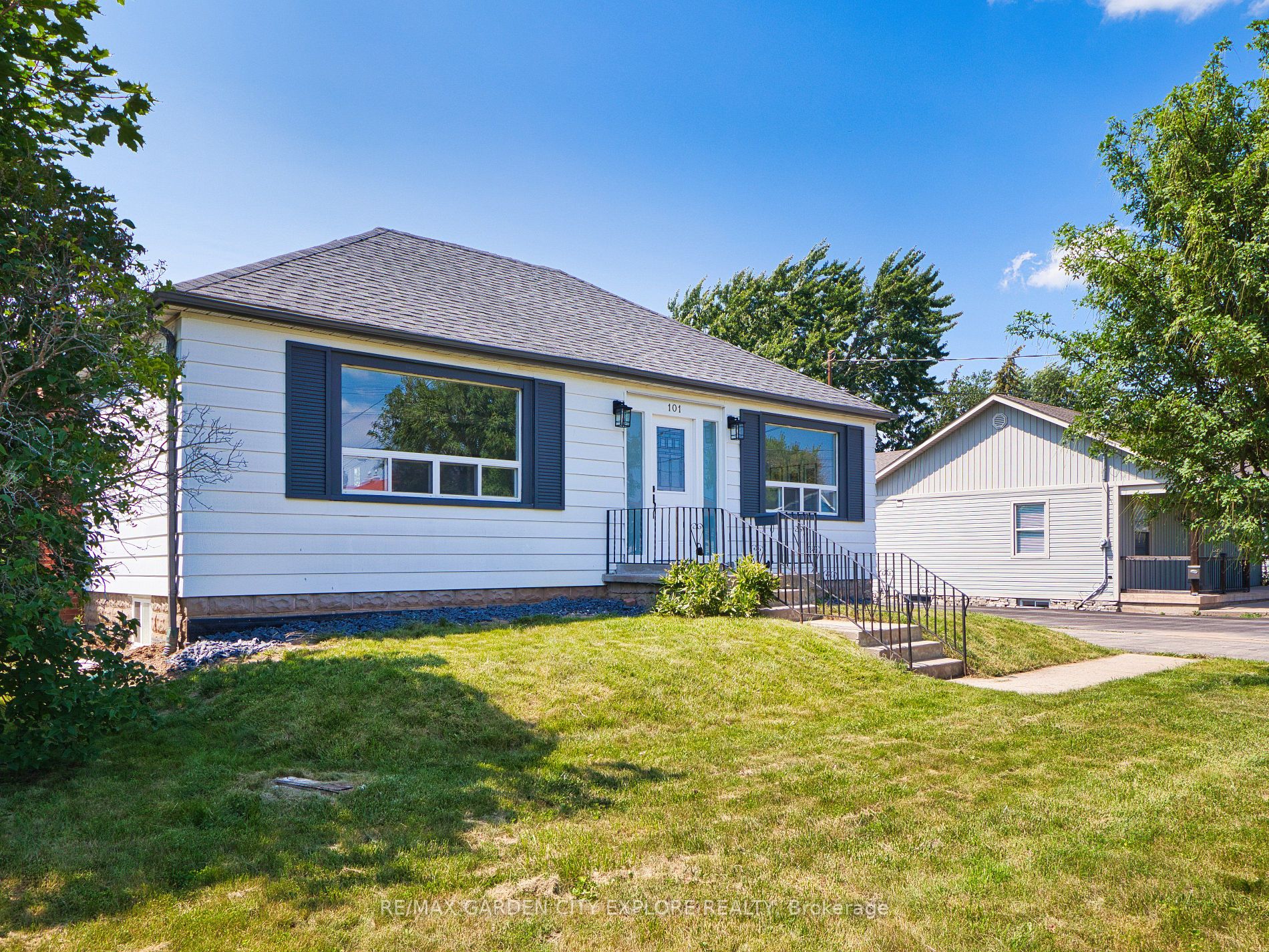 101 Corman Ave