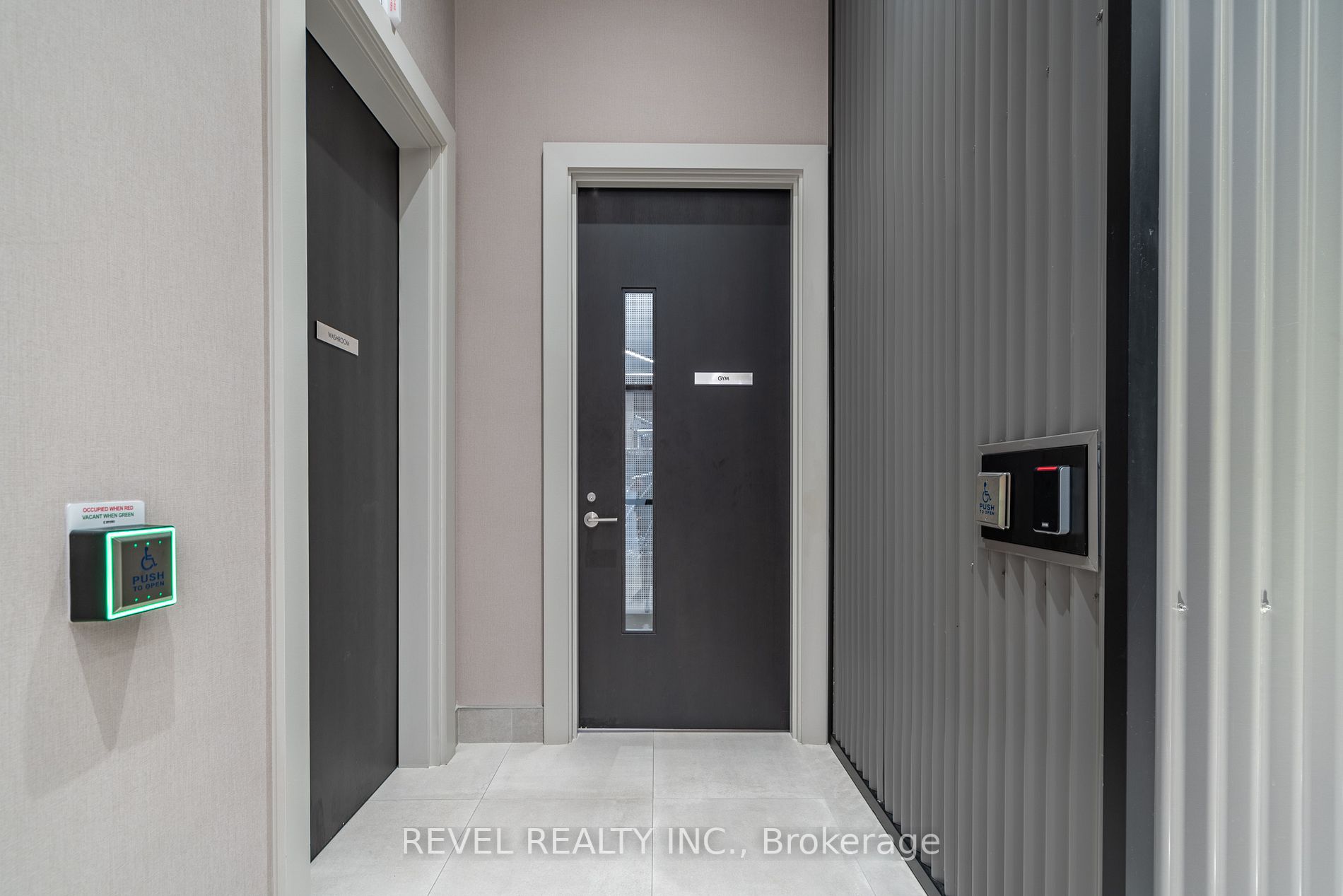 212 King William St, #310