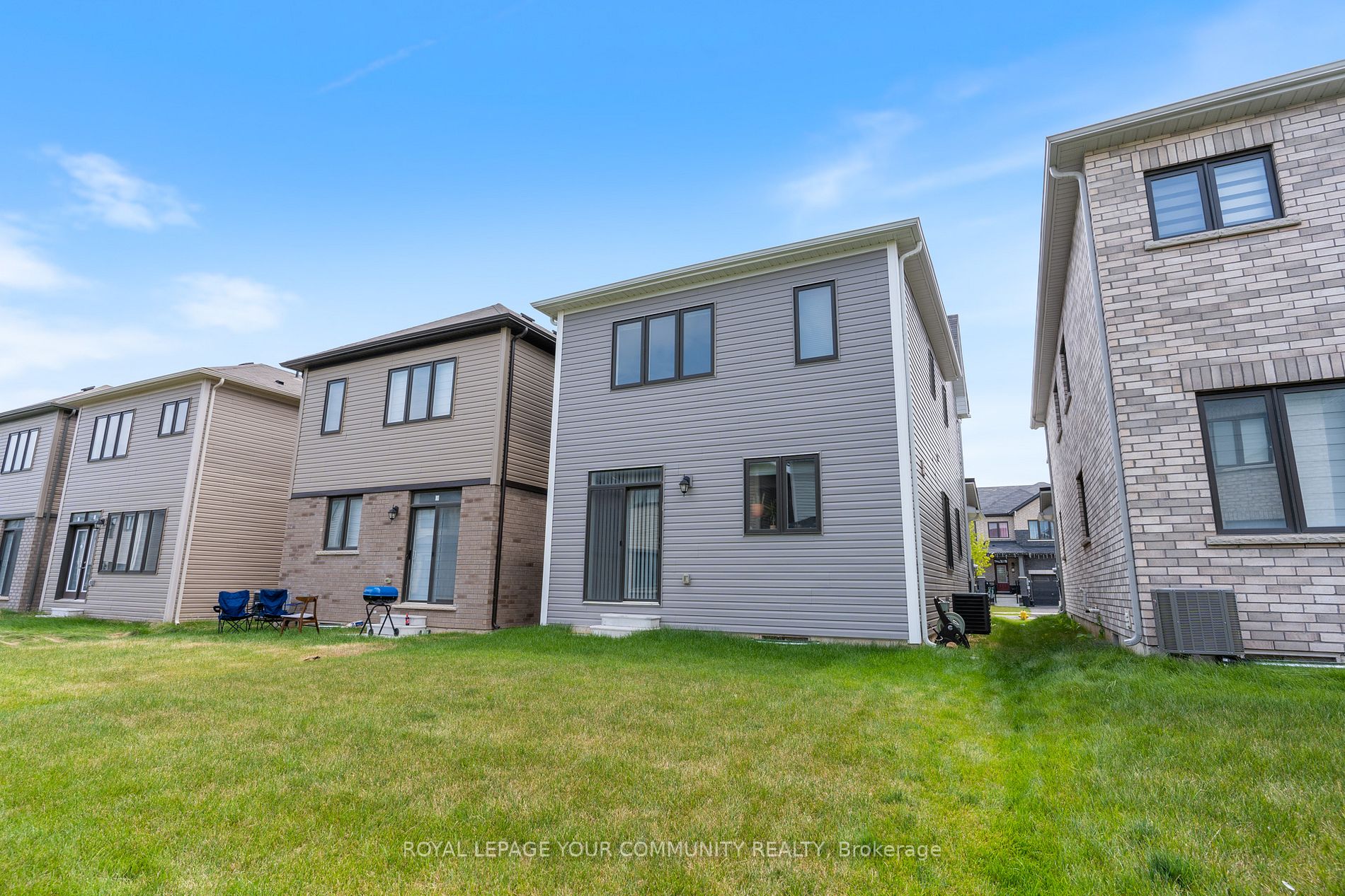 20 Amos Ave