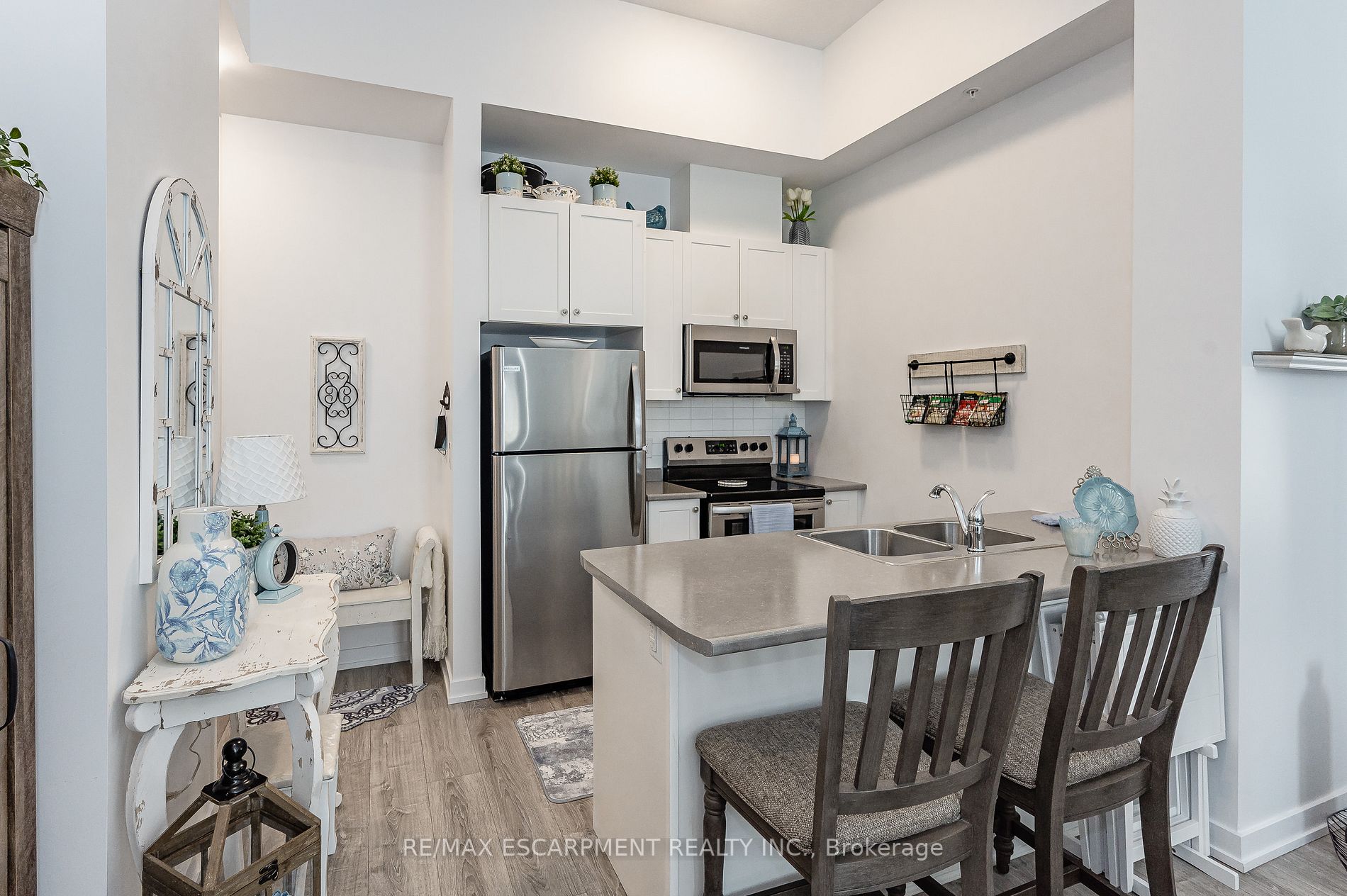 81 Robinson St, #103