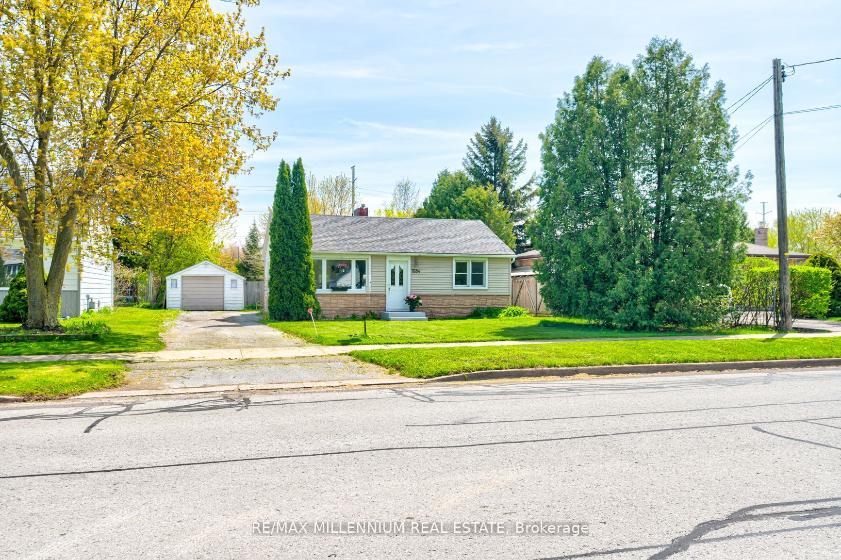 7684 Badger Rd