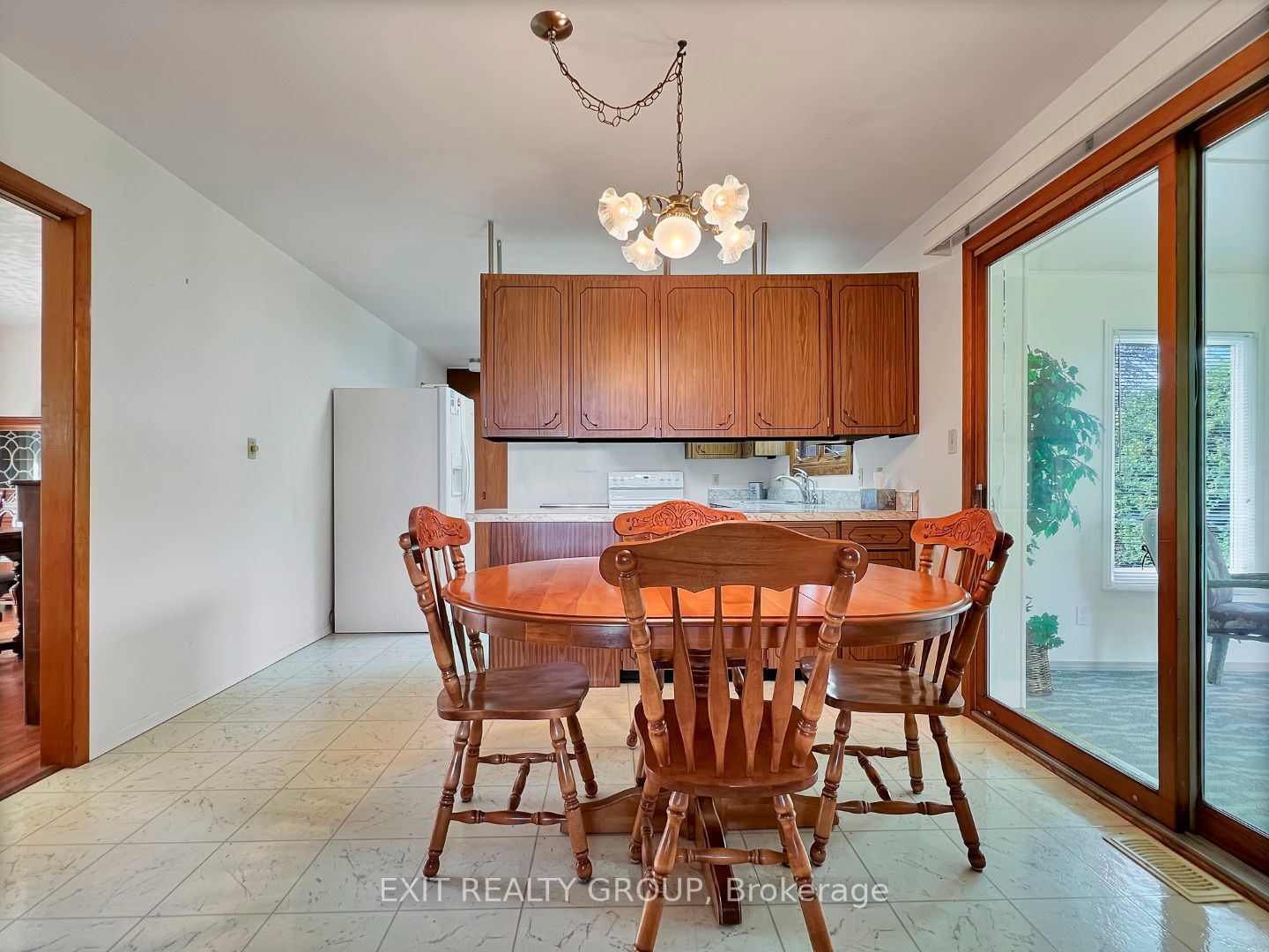 13 Howard Cres