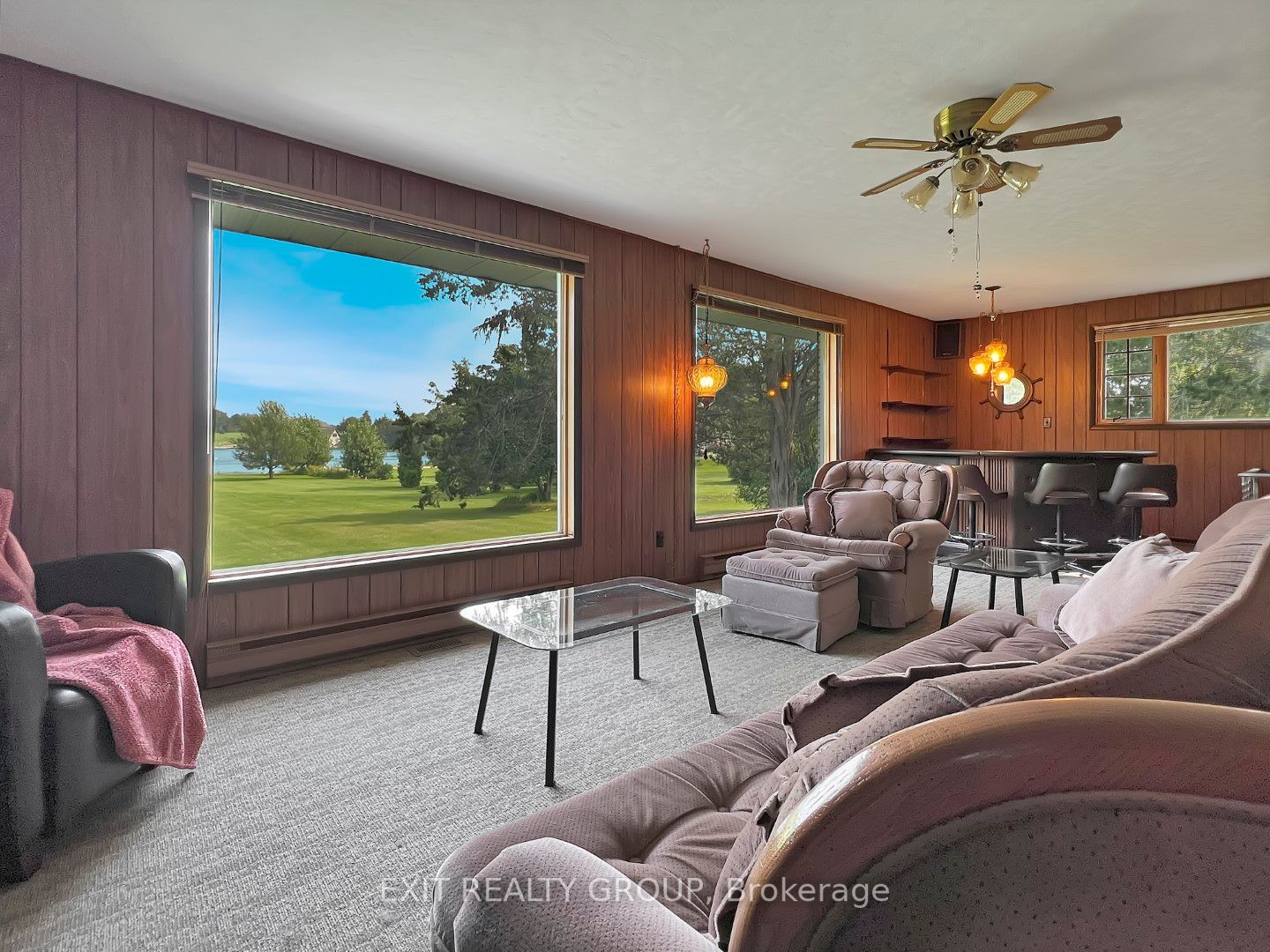 13 Howard Cres