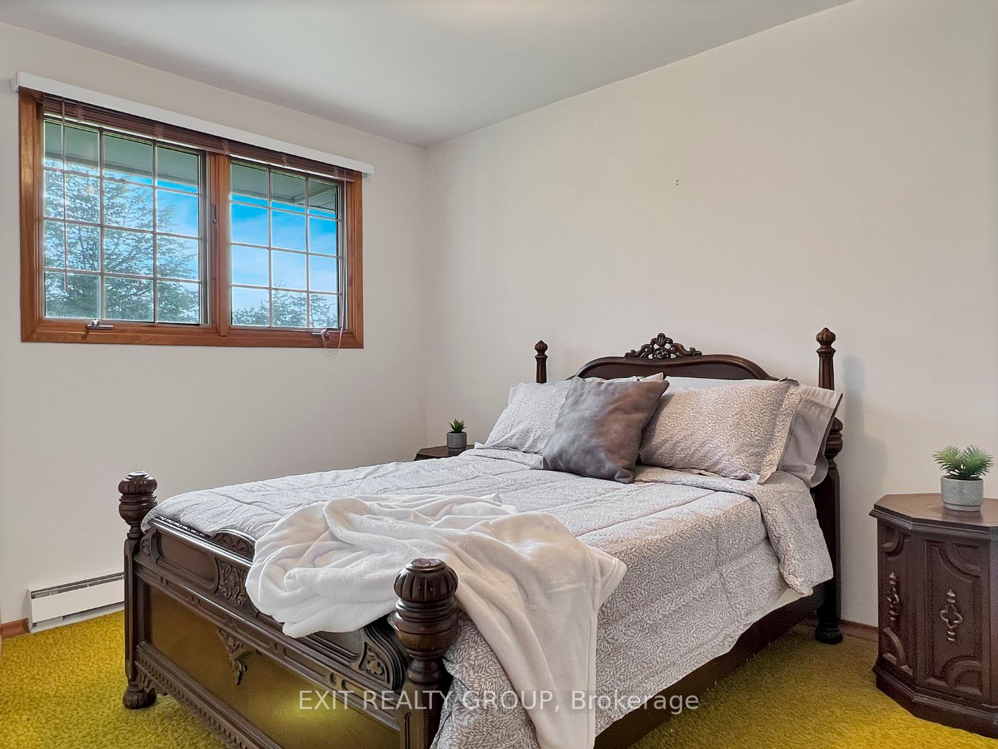 13 Howard Cres