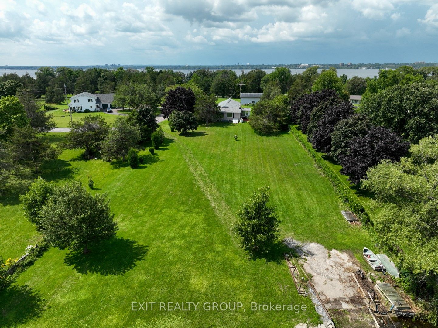 13 Howard Cres