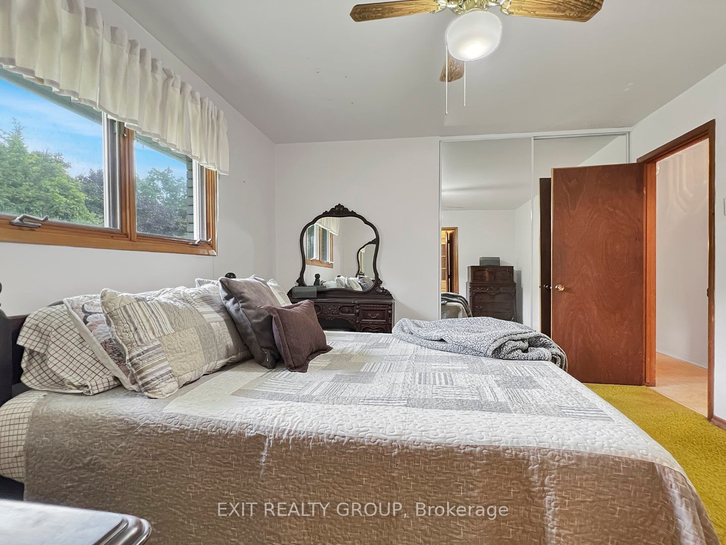 13 Howard Cres
