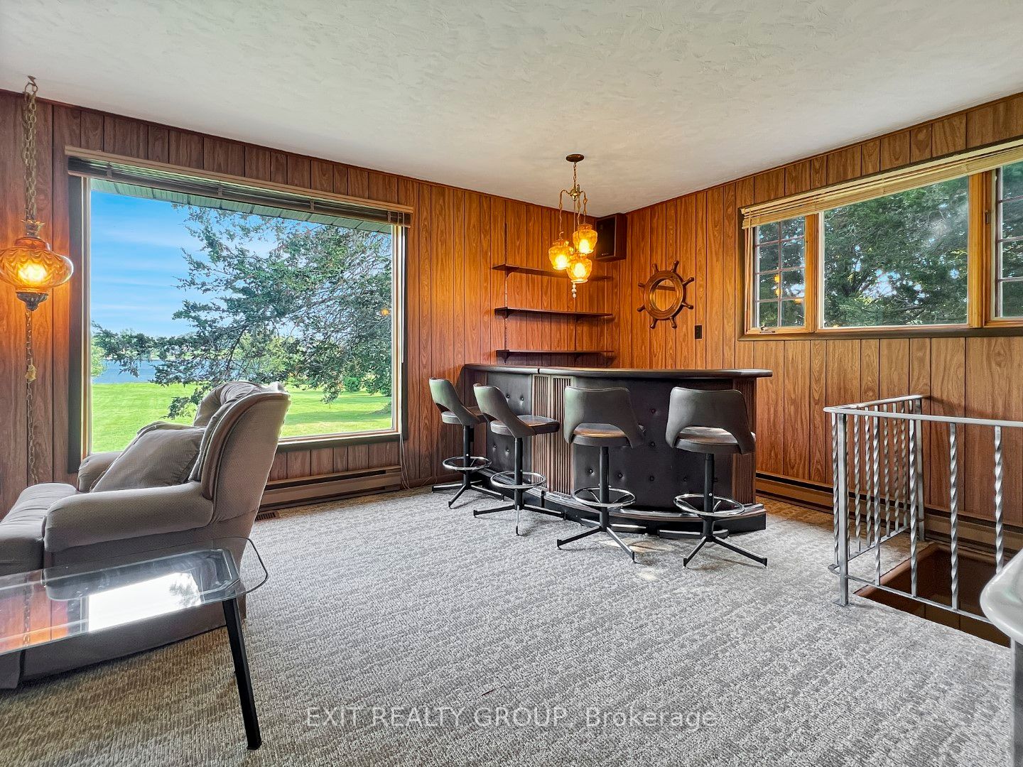 13 Howard Cres