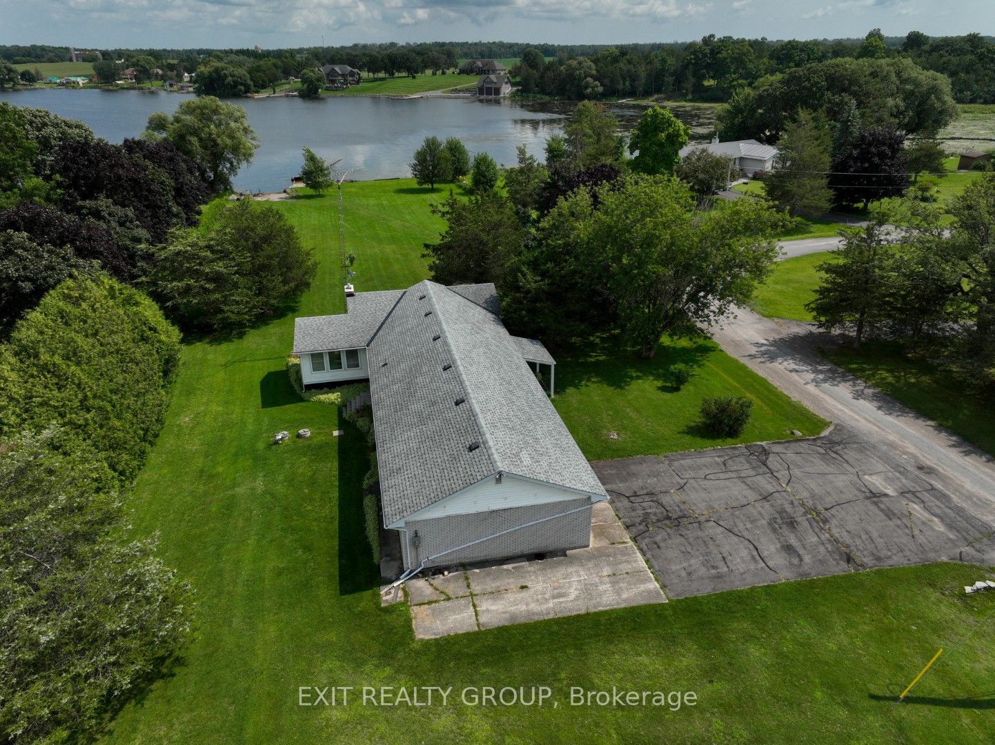 13 Howard Cres