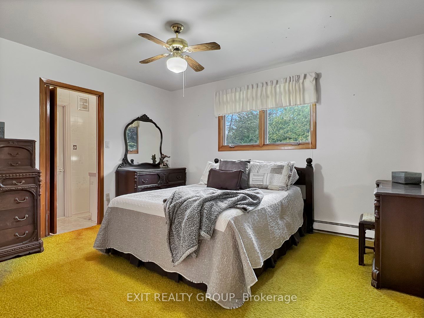 13 Howard Cres