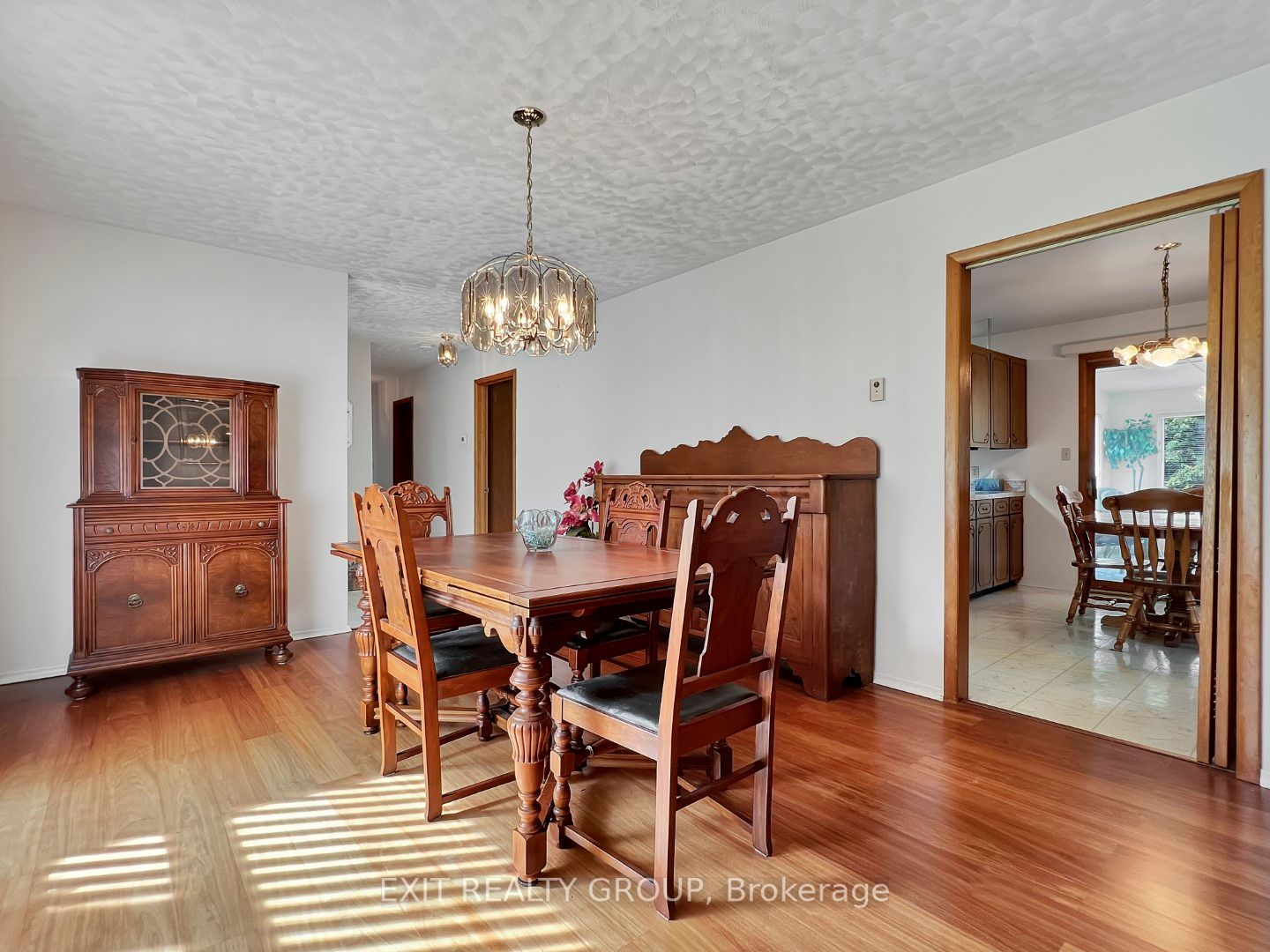 13 Howard Cres