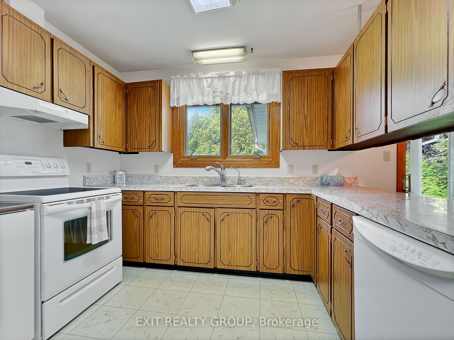 13 Howard Cres