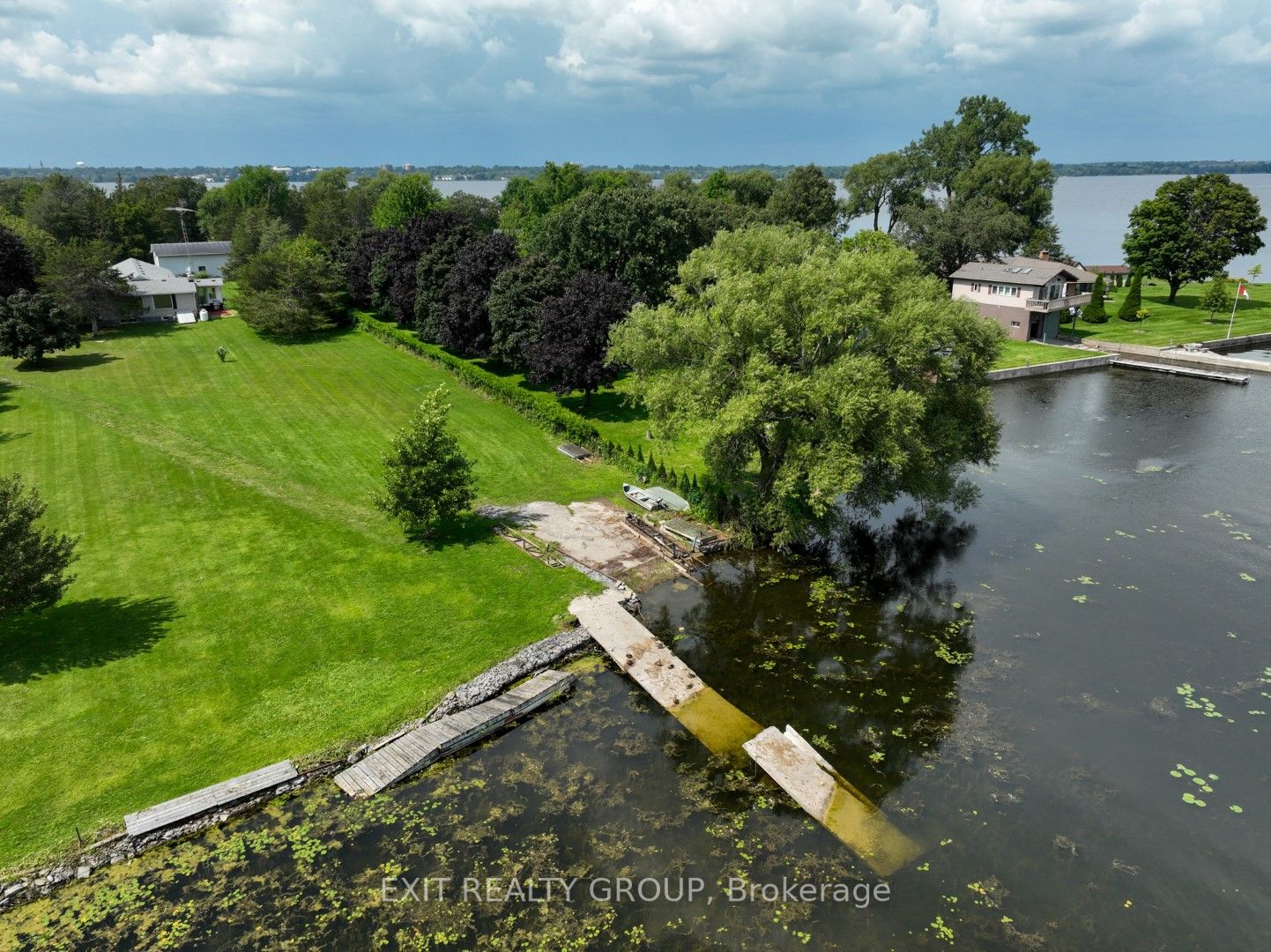 13 Howard Cres