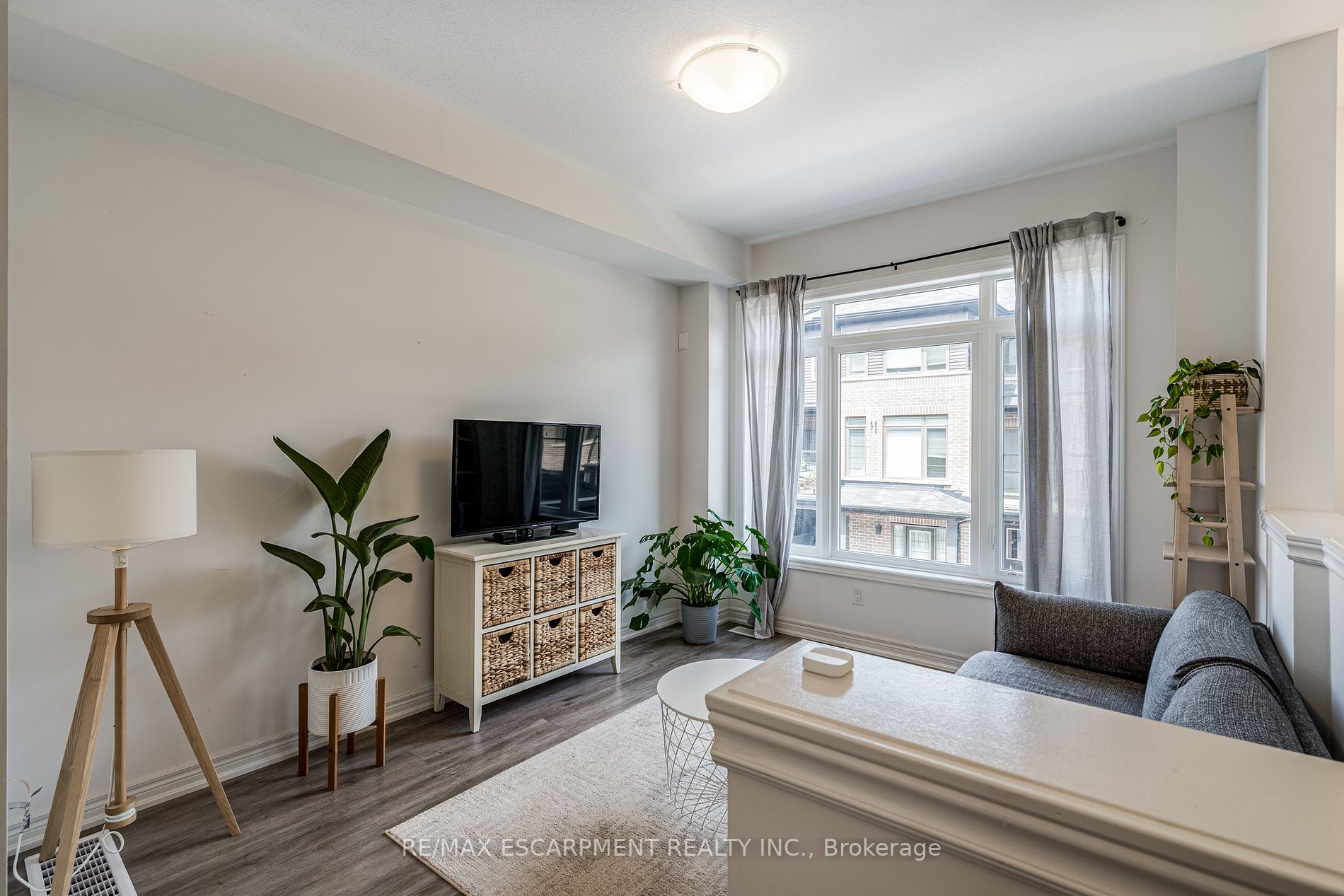 575 Woodward Ave, #90