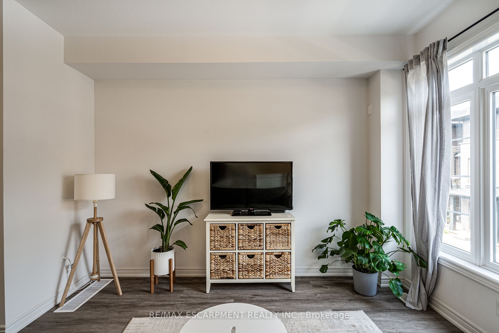 575 Woodward Ave, #90