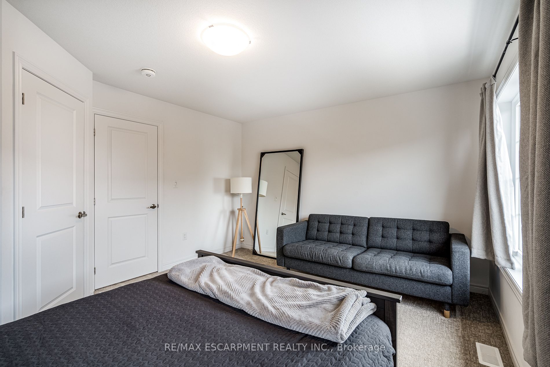 575 Woodward Ave, #90