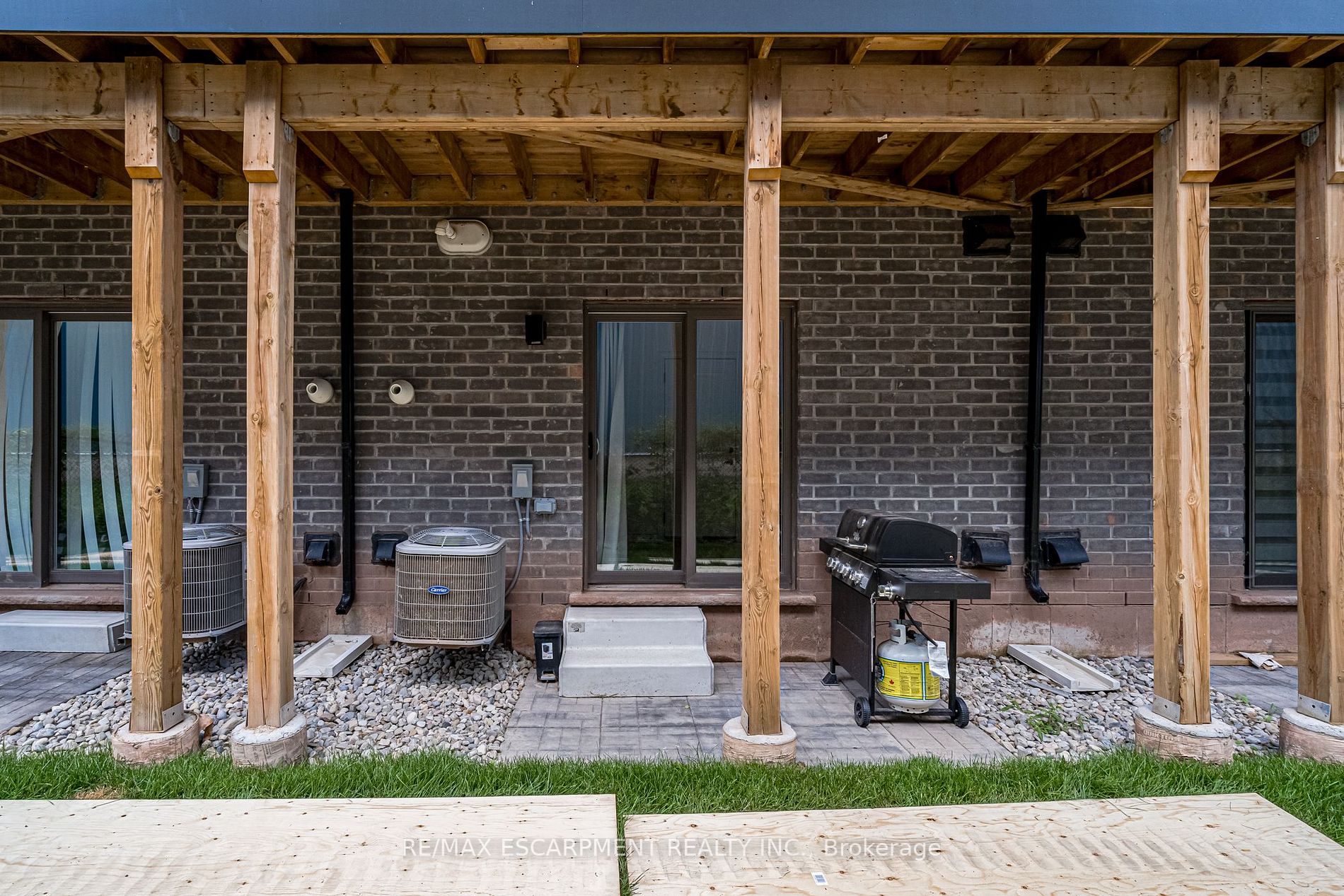 575 Woodward Ave, #90