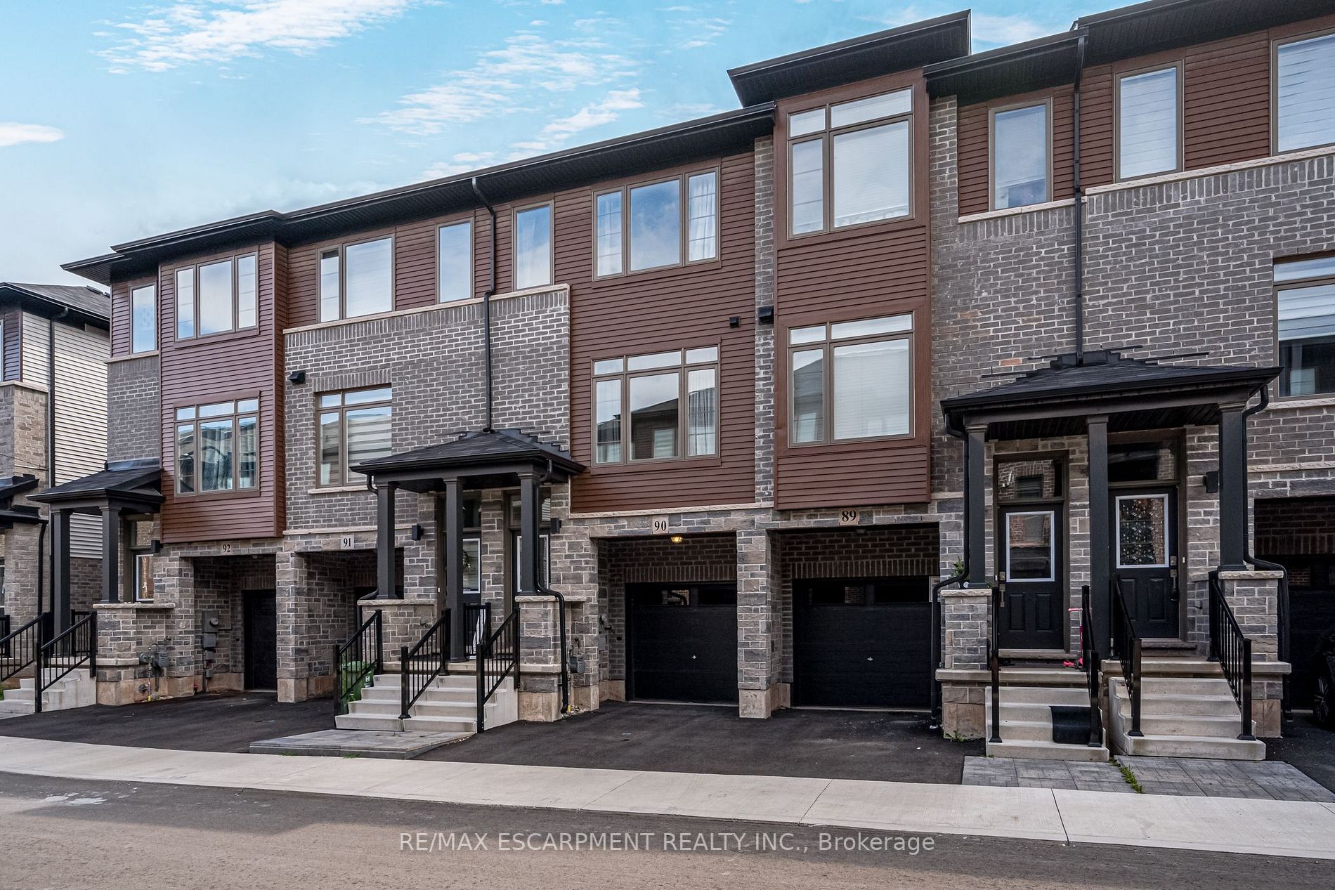 575 Woodward Ave, #90