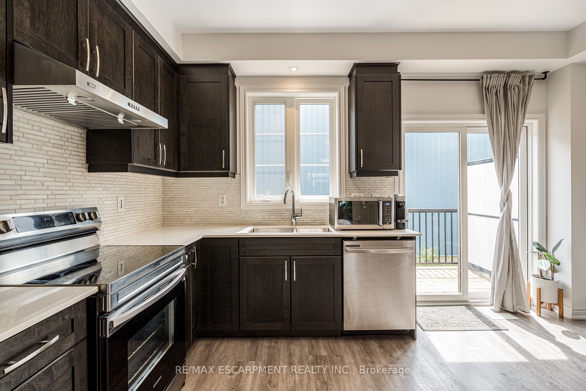 575 Woodward Ave, #90