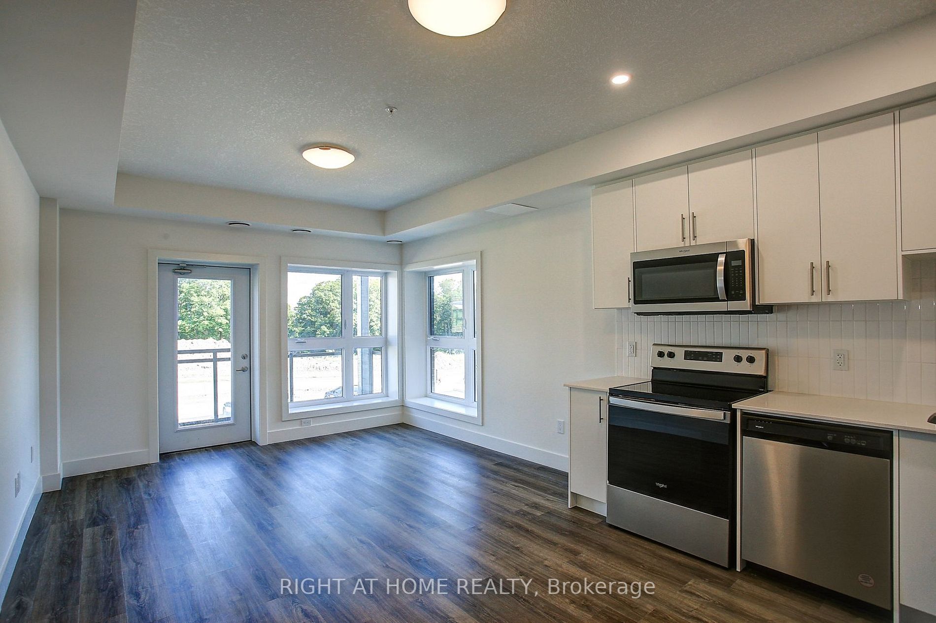 1201 Lackner Place N, #205