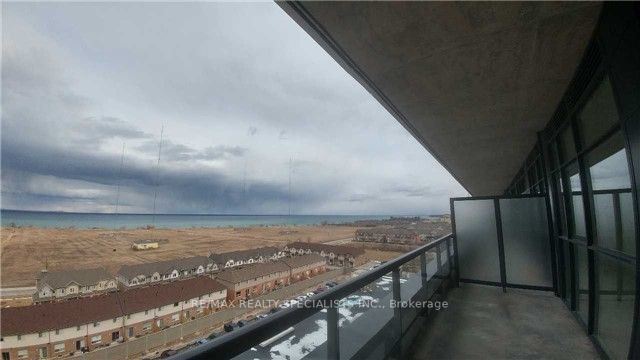 560 North Service Rd, #407