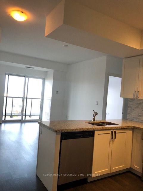 560 North Service Rd, #407