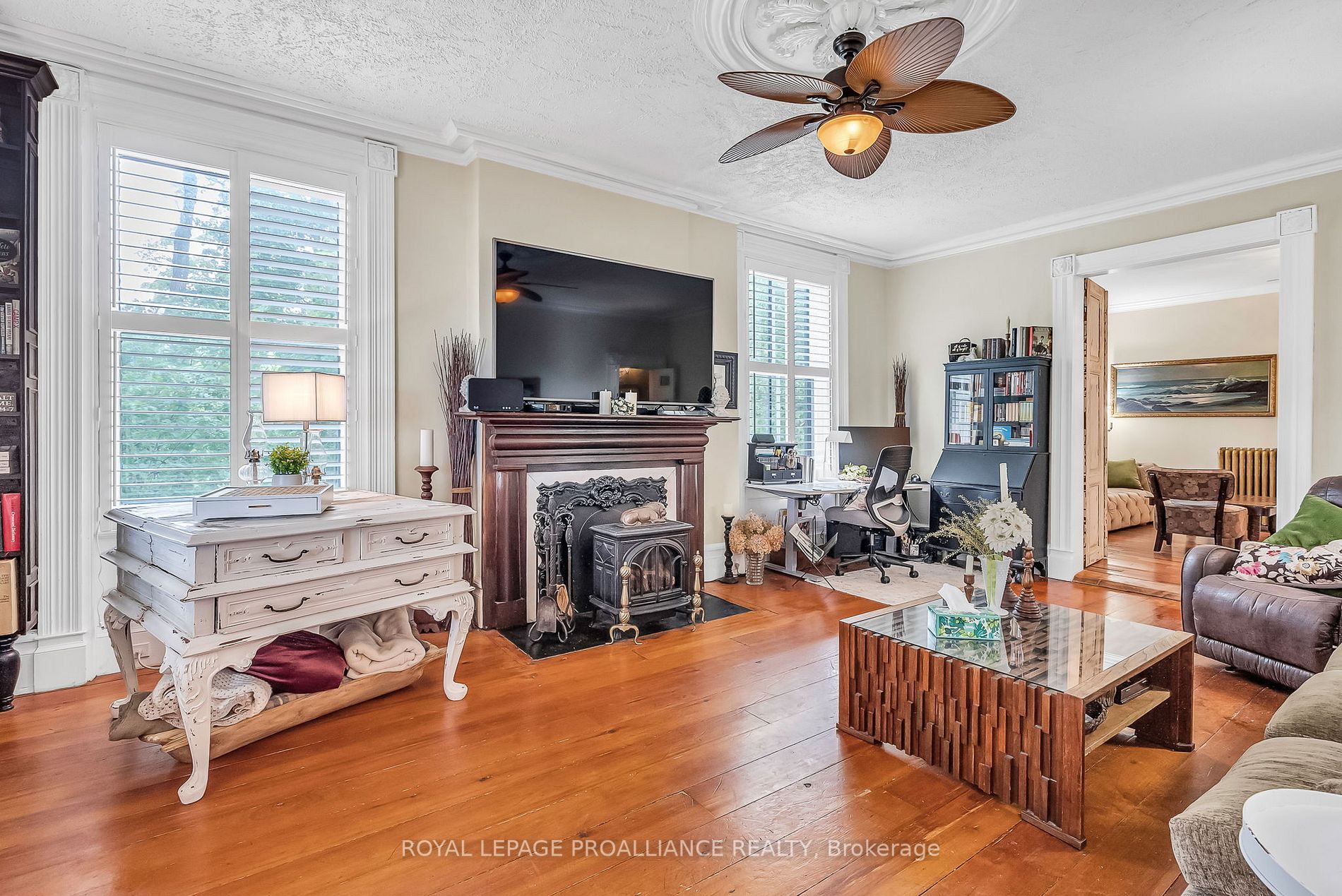 458 William St