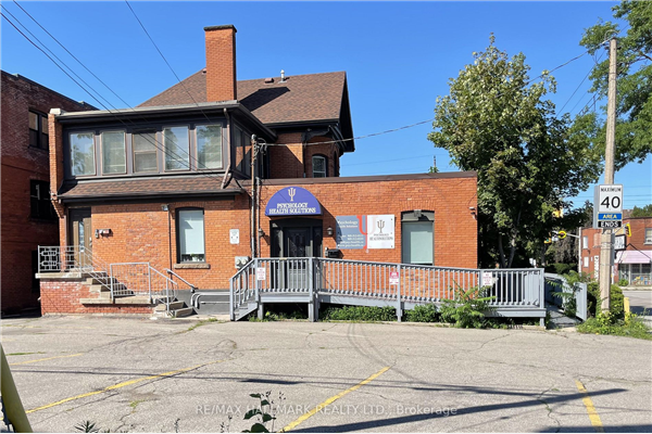 660 Main St E, Hamilton