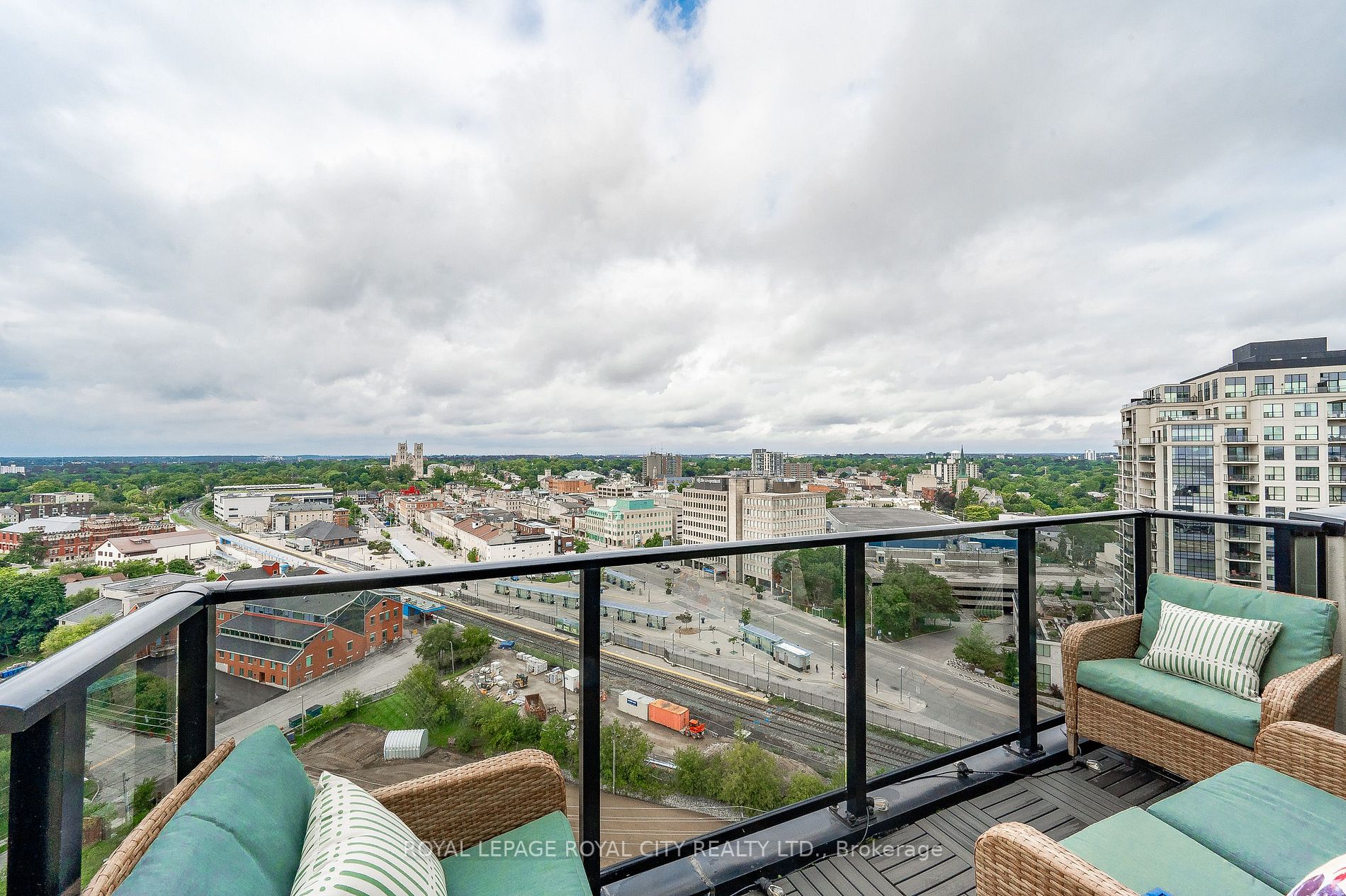 Listing X6731280 - Large Photo # 3