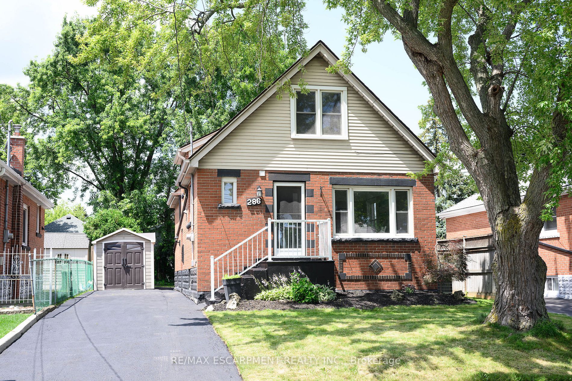 286 East 14th St