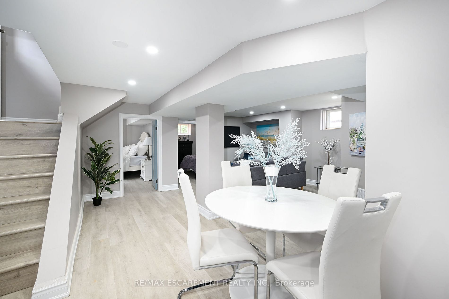 286 East 14th St