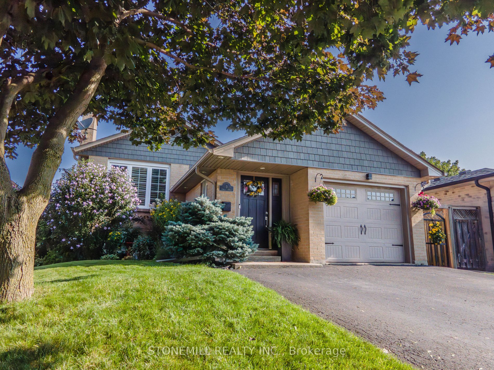 5 Pamela St