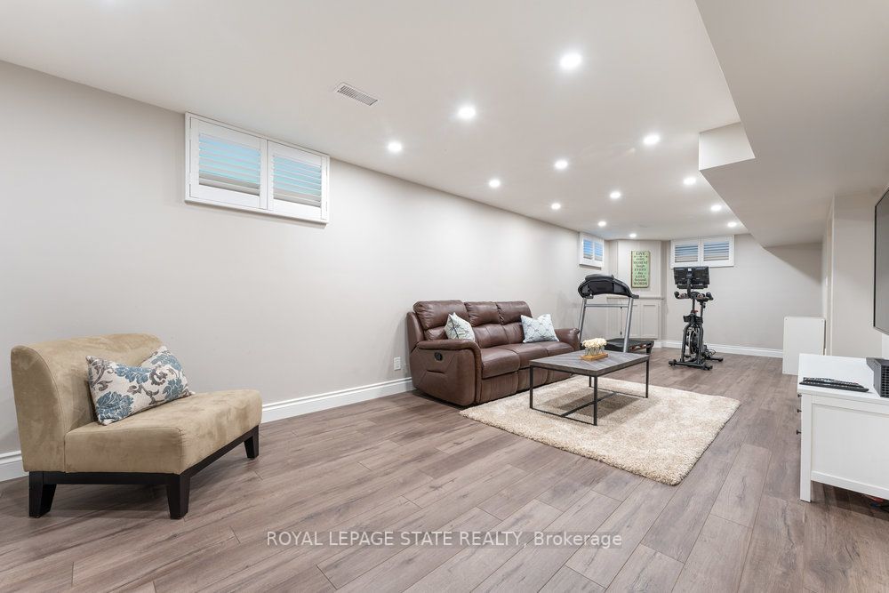 96 Deerview Pl