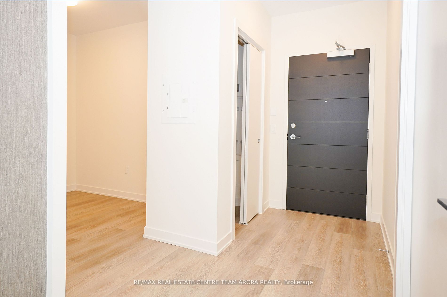212 King William St, #812