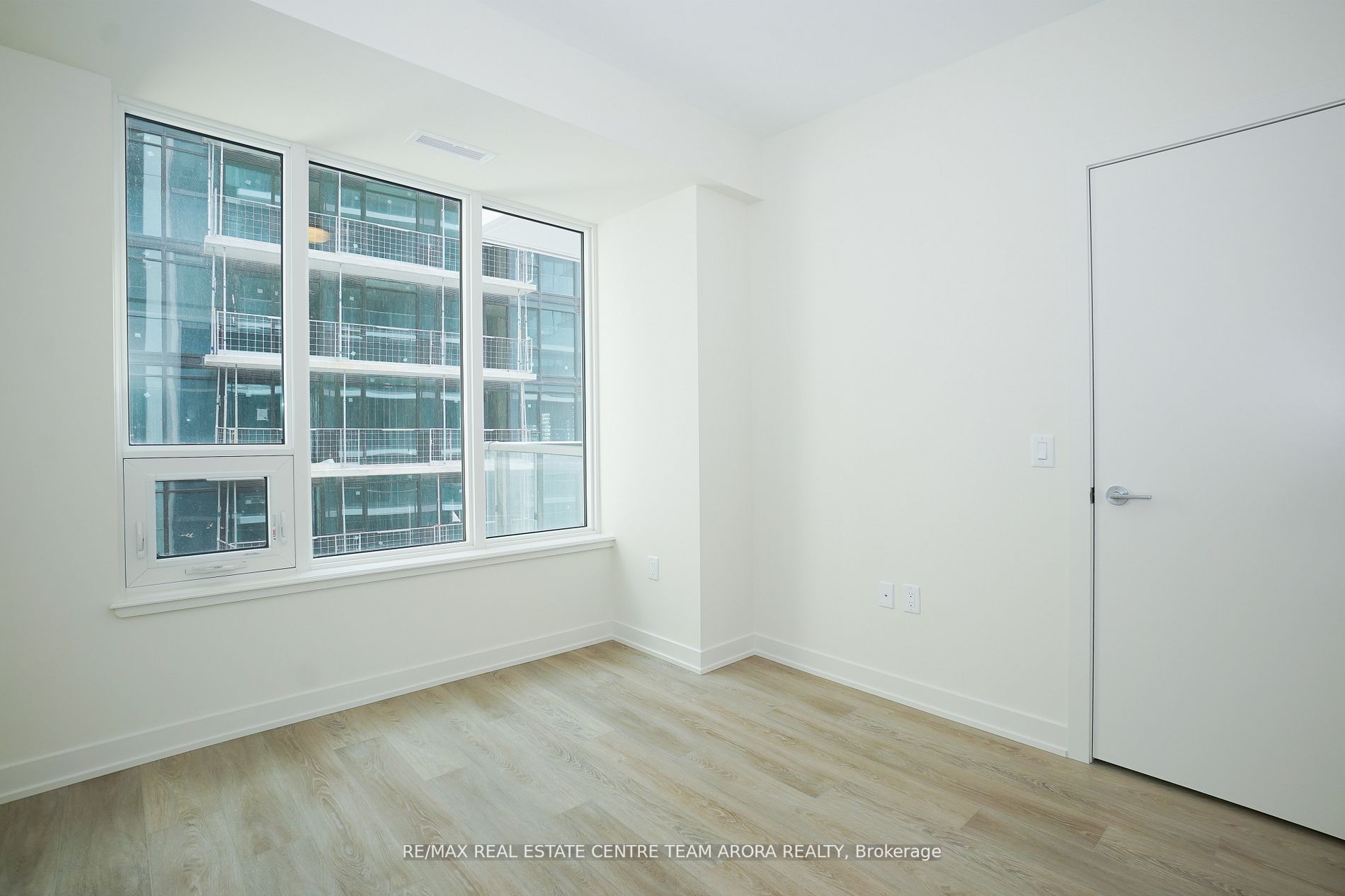 212 King William St, #812