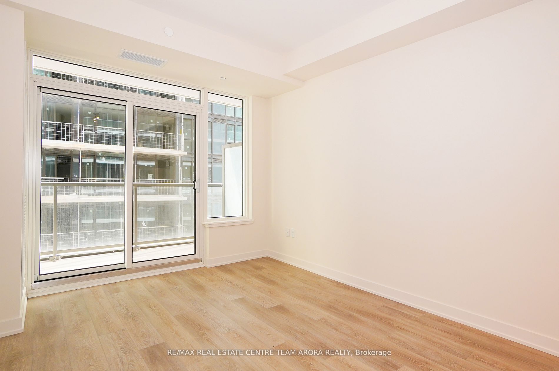 212 King William St, #812