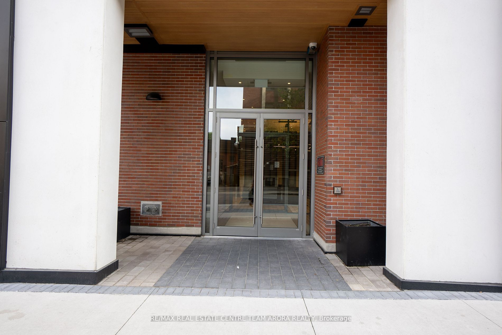 212 King William St, #812