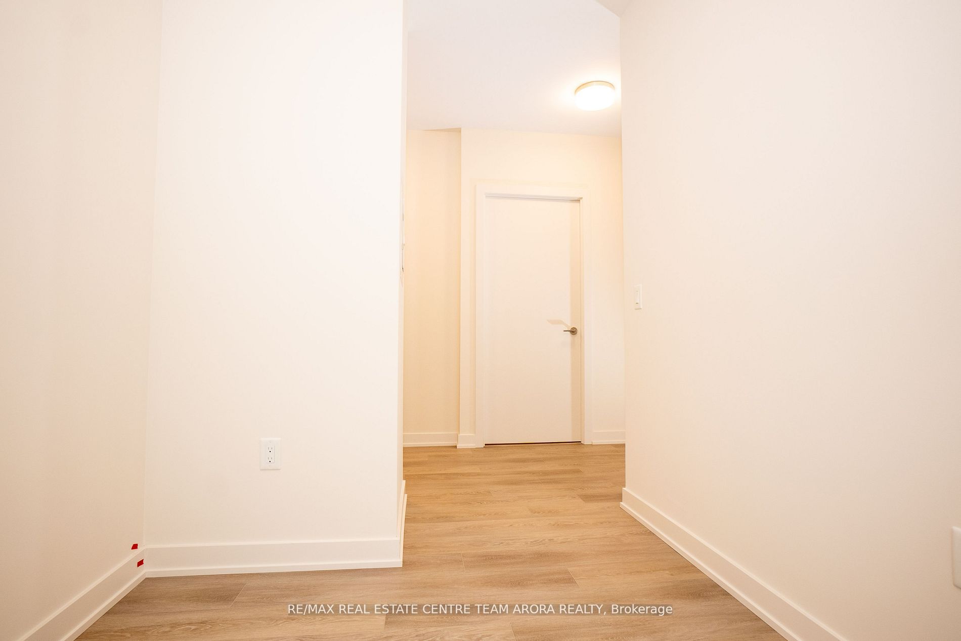 212 King William St, #812