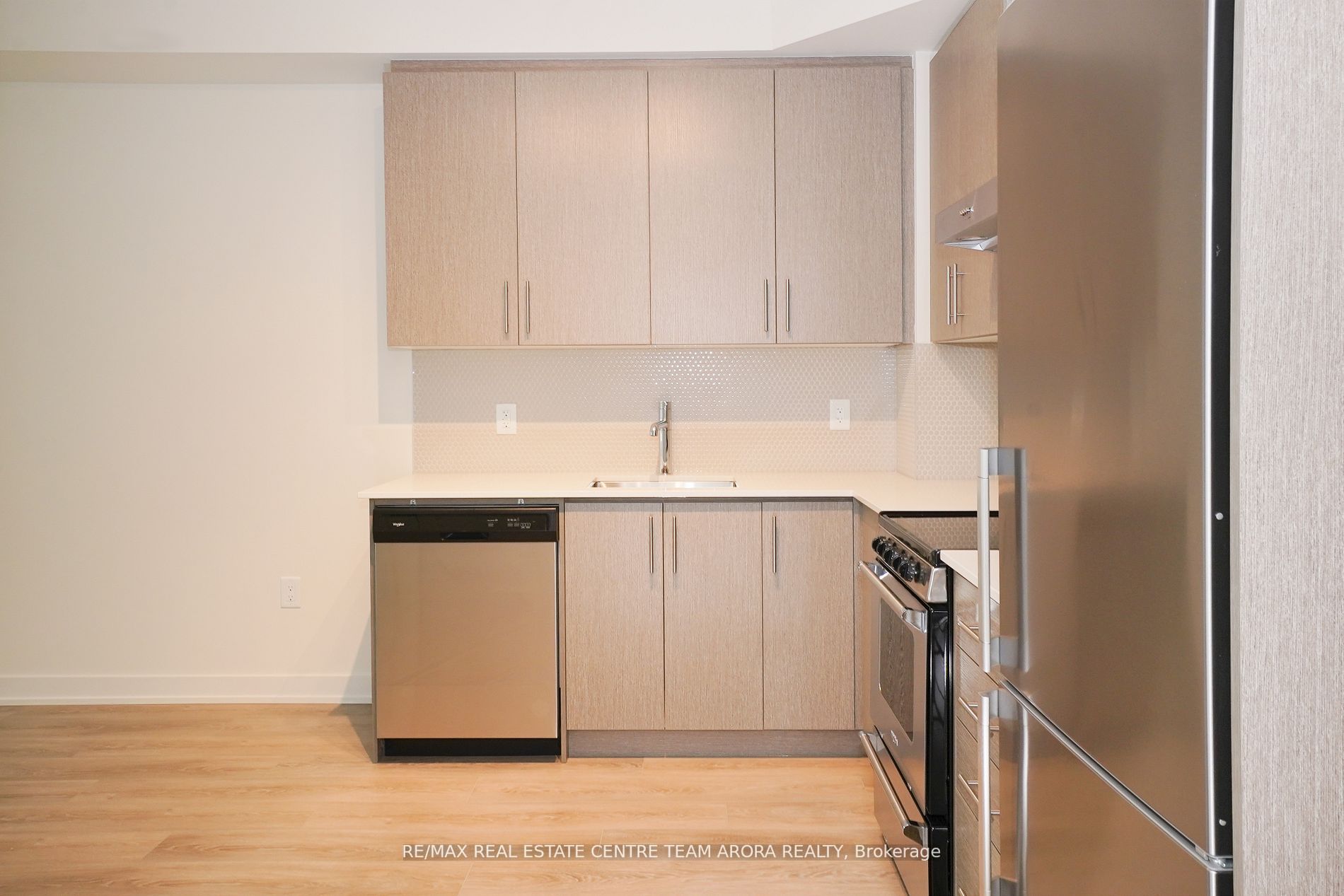 212 King William St, #812