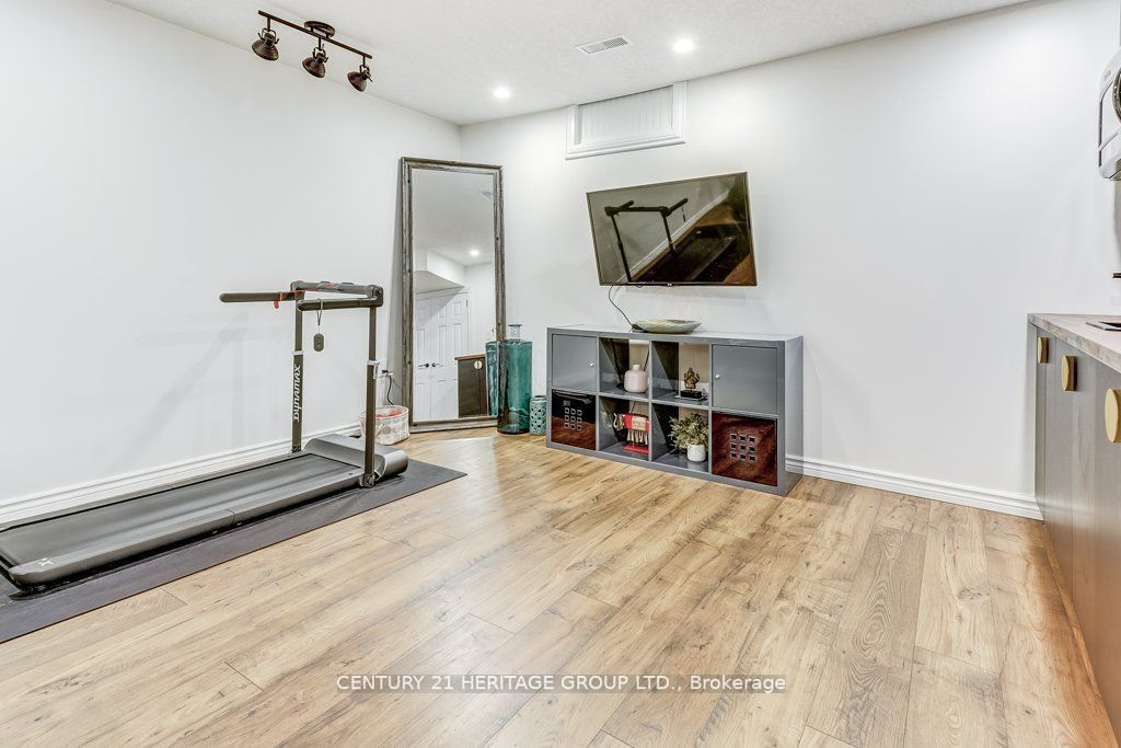 28 Udell Way