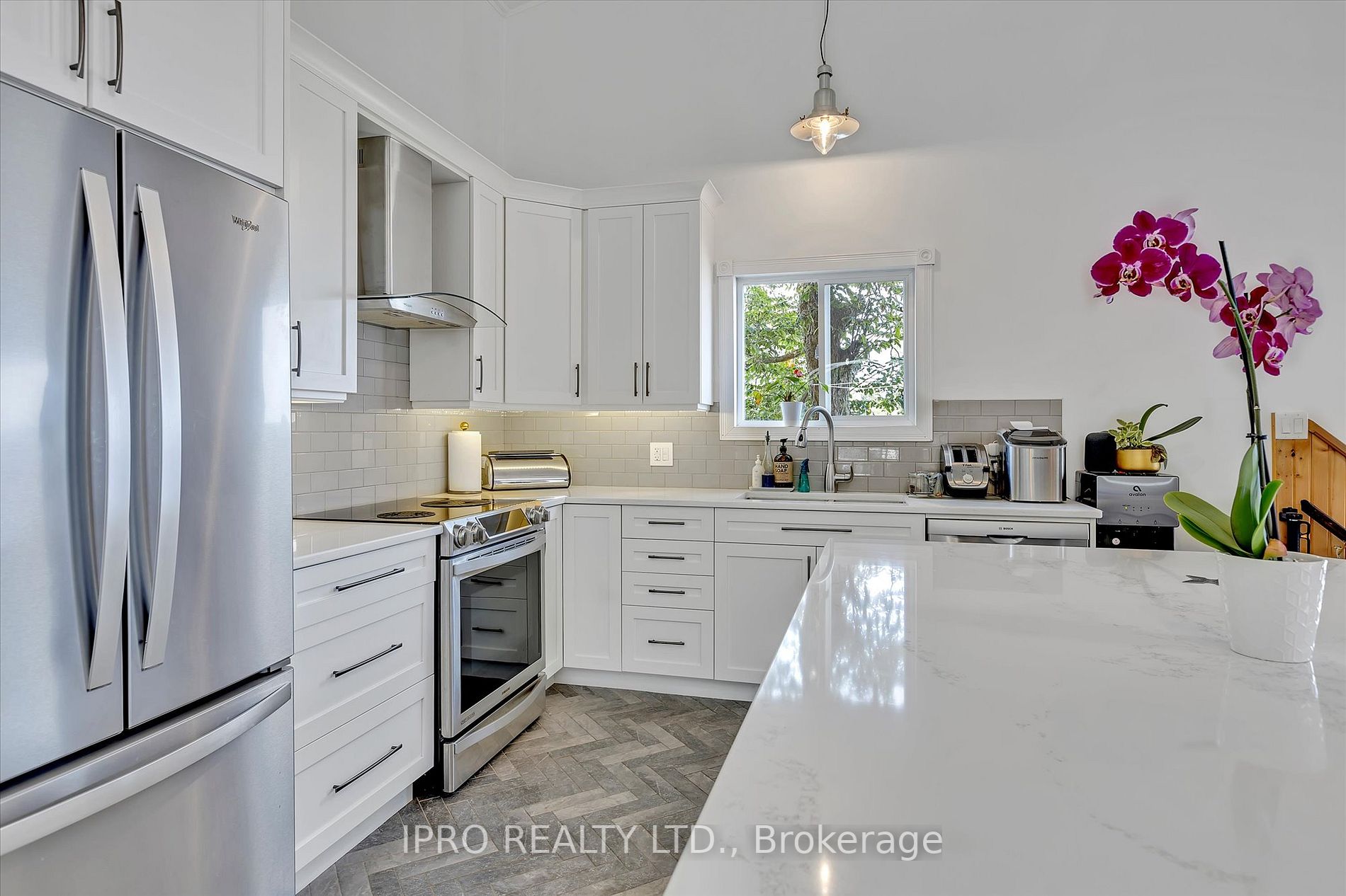 10 Sunrise Crescent