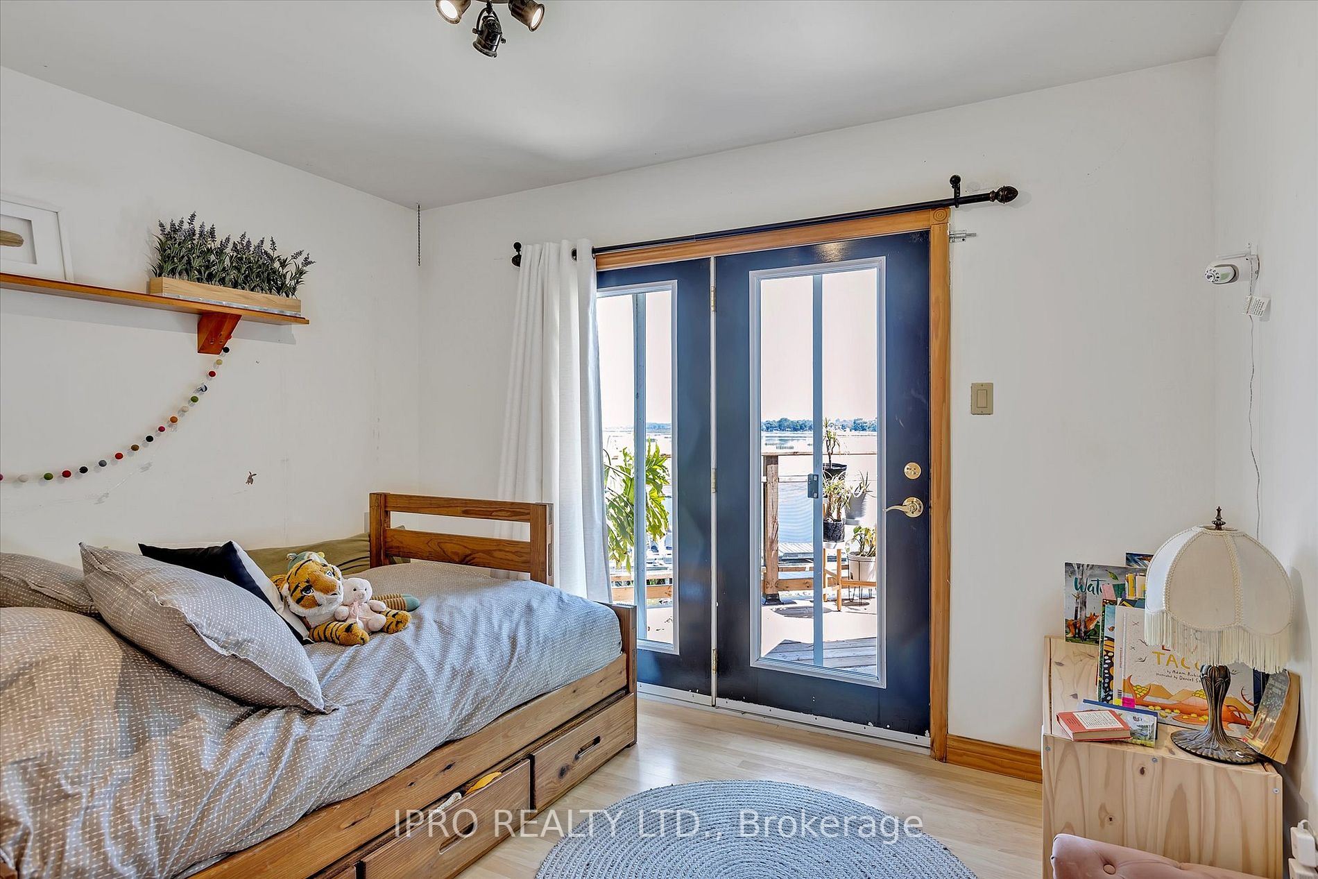 10 Sunrise Crescent