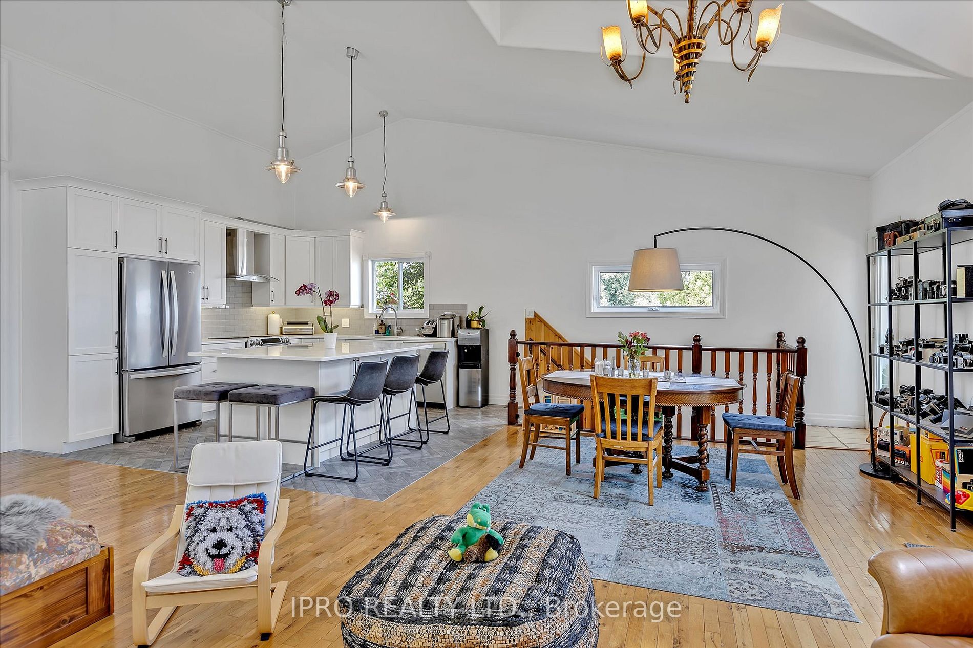 10 Sunrise Crescent