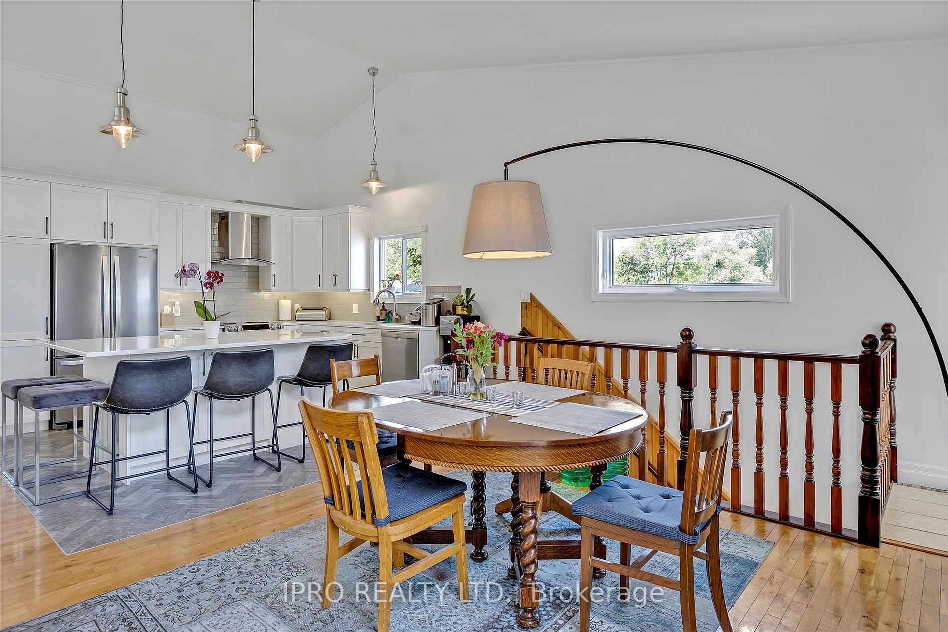 10 Sunrise Crescent