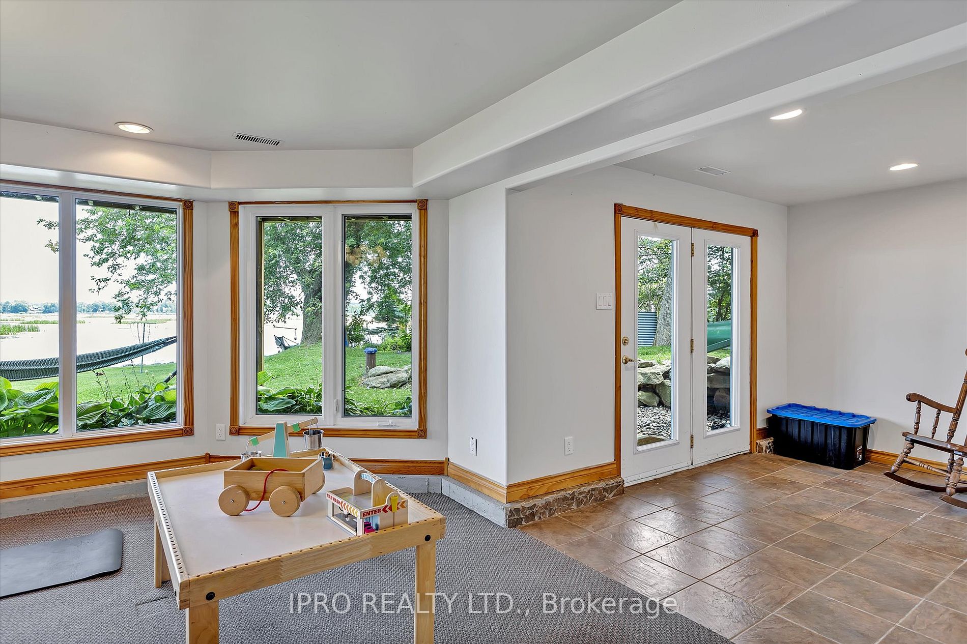 10 Sunrise Crescent